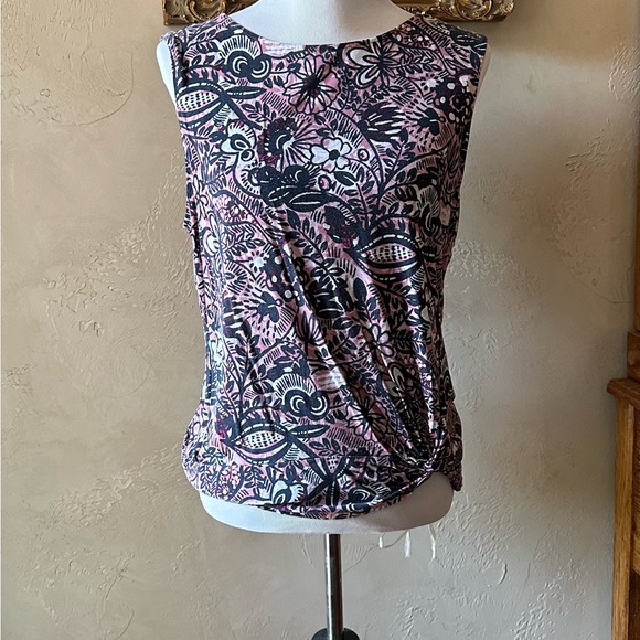 Loft Blouse - Picture 2 of 10